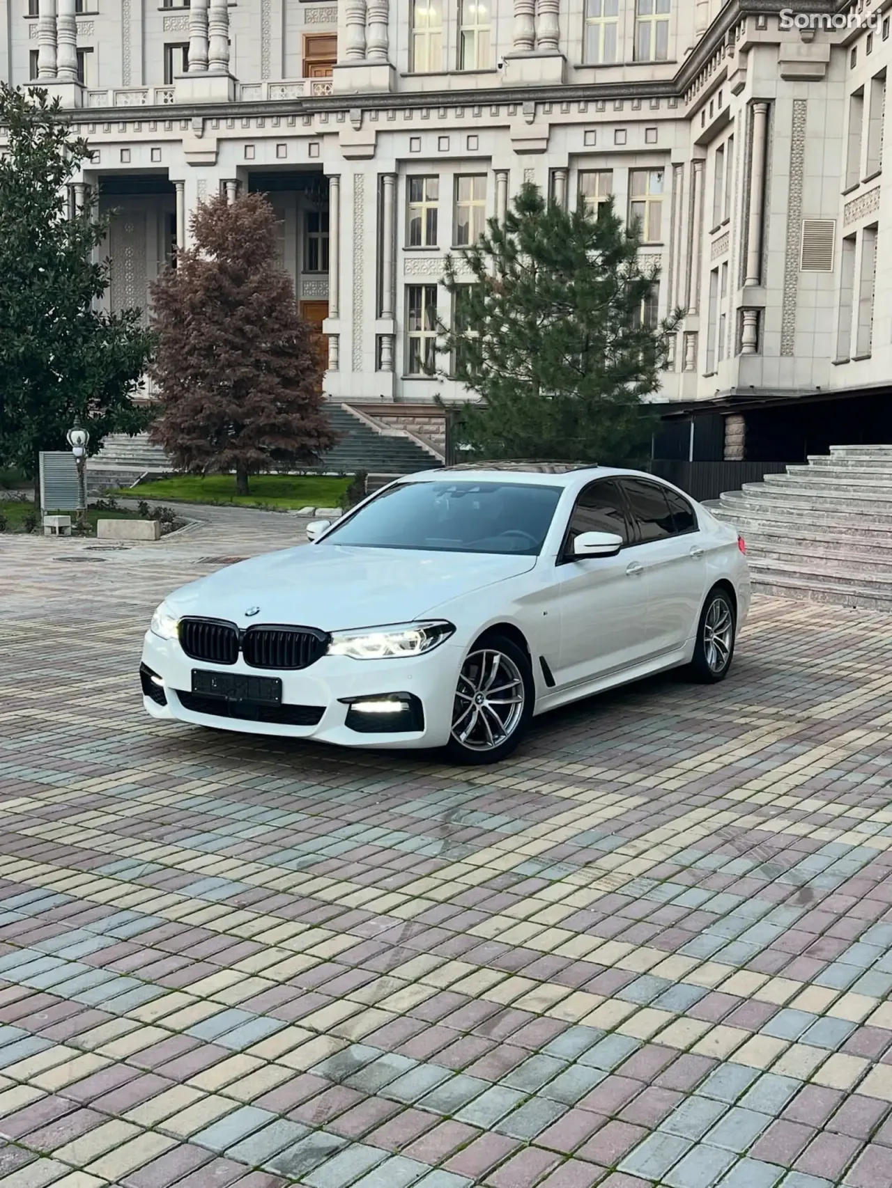 BMW 5 series 2018 · 2.0 AT