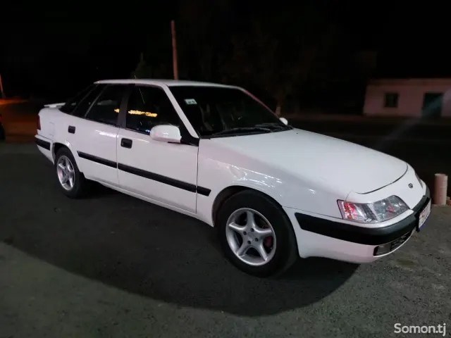 Daewoo Espero 1995 · 1.6 MT