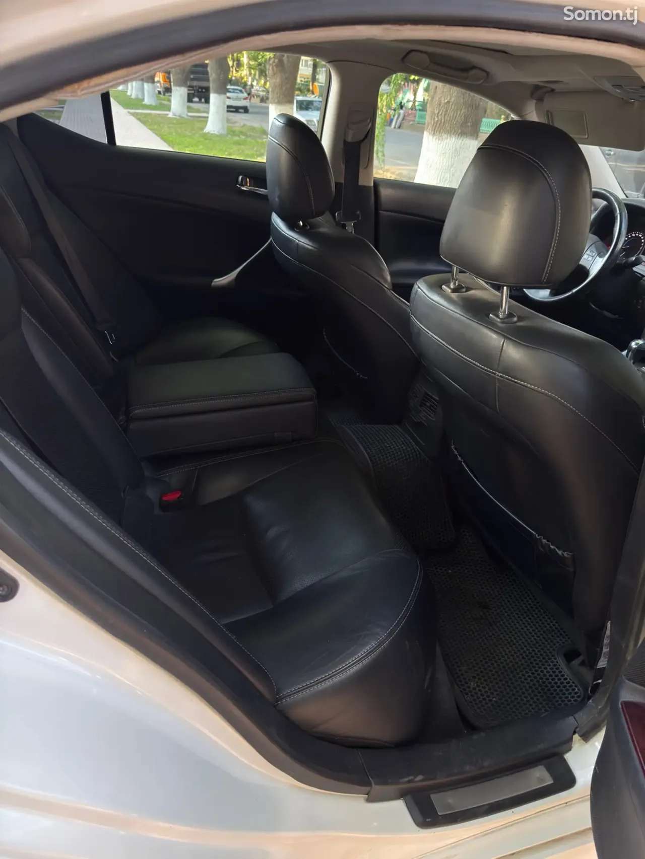 Lexus IS series 2009 · 2.5 AT