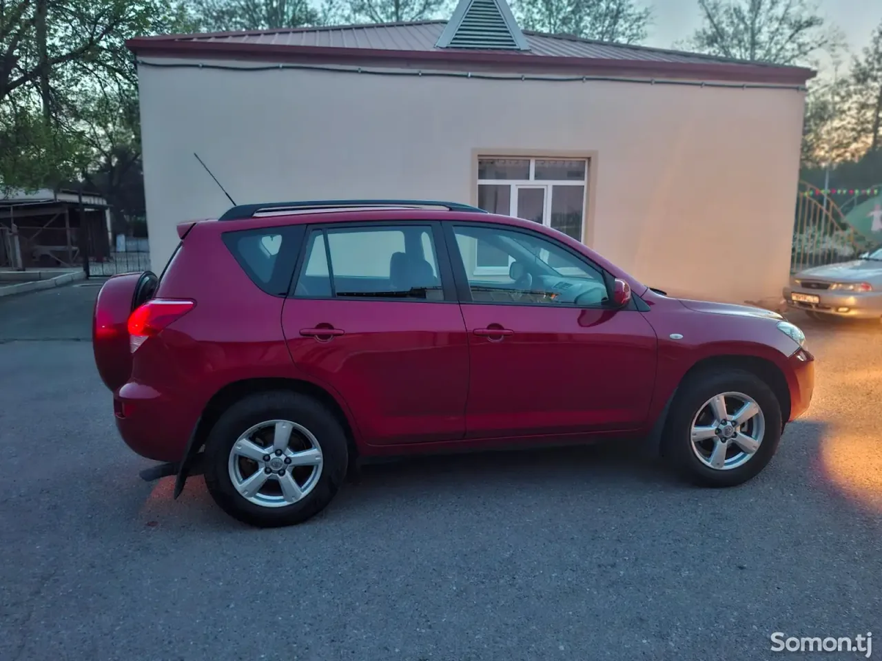 Toyota RAV 4 2008 · 2.4 AT