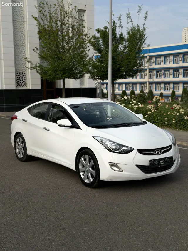 Hyundai Avante 2011 · 1.6 AT