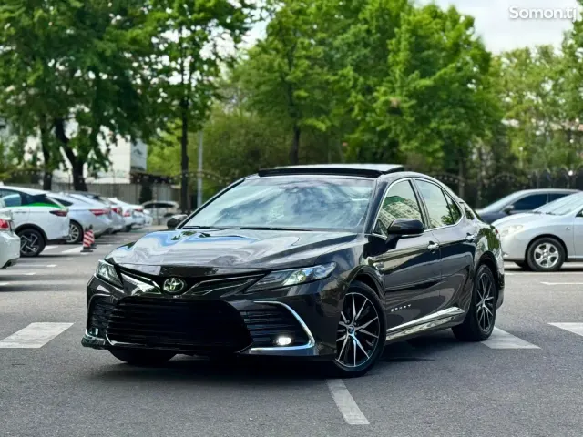 Toyota Camry 2018 · 2.5 AT