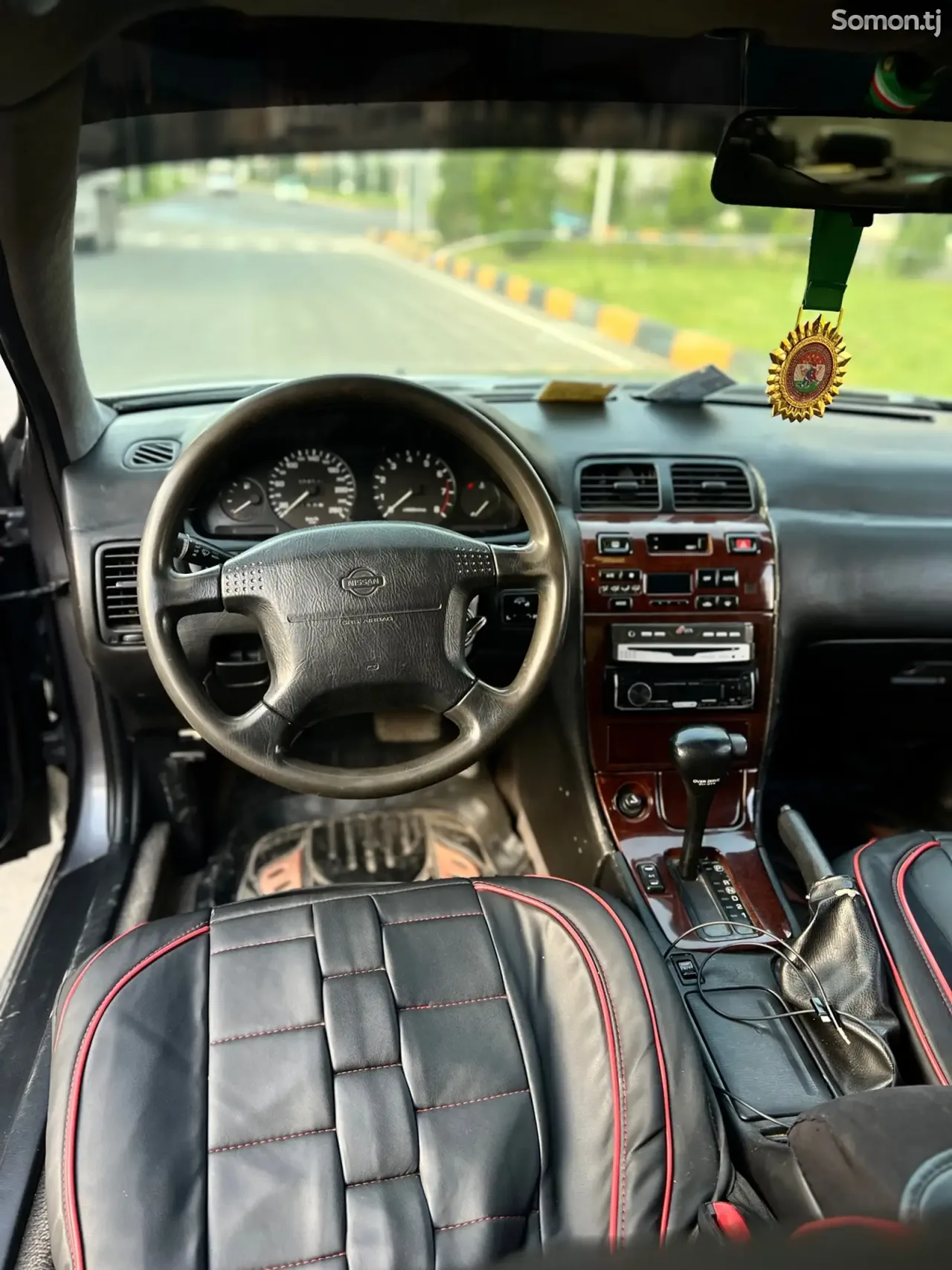 Nissan Maxima 1998 · 2.0 AT