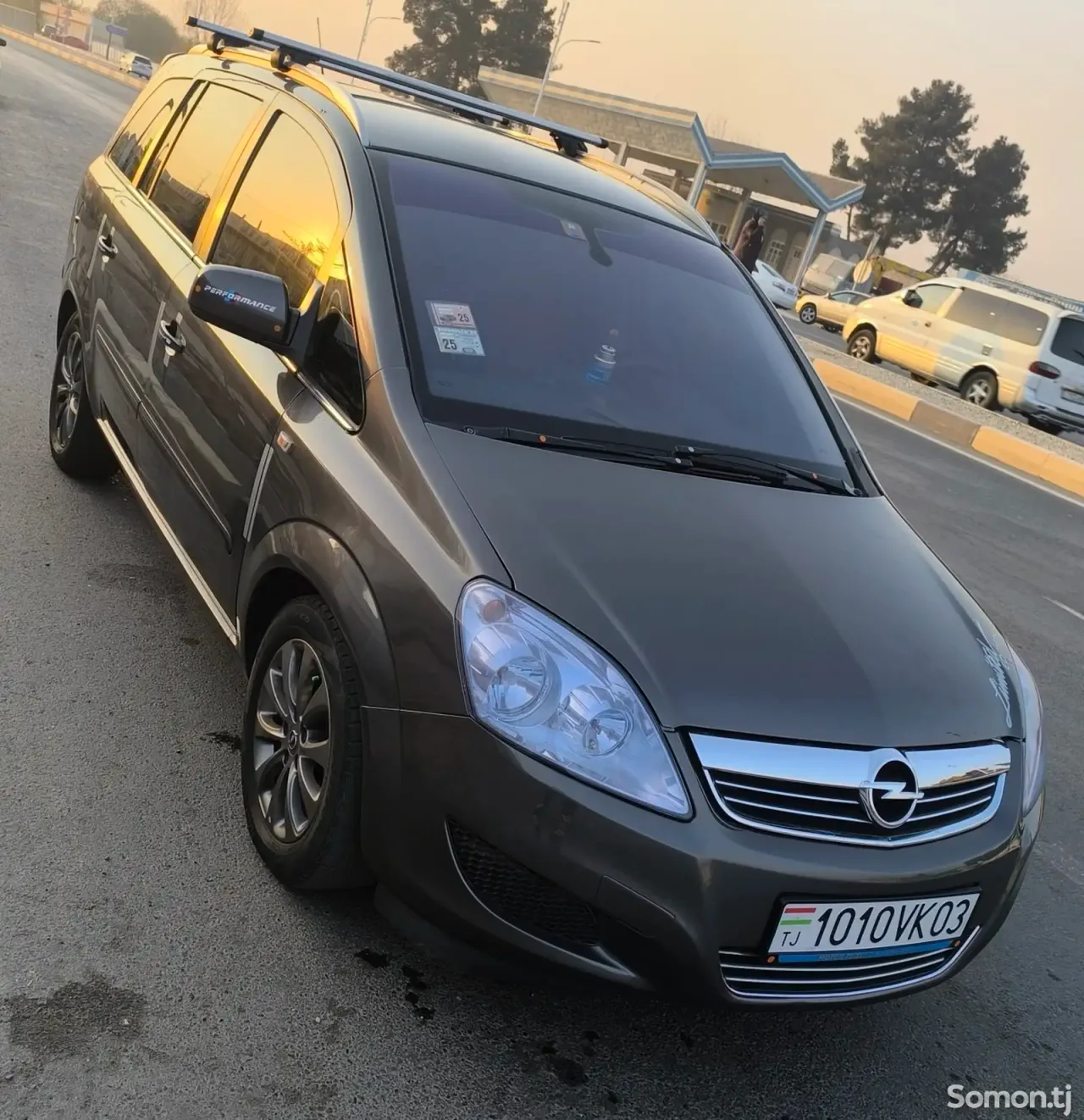 Opel Zafira 2010 · 2.2 AT