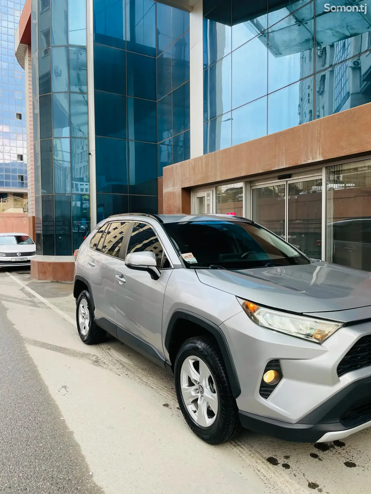 Toyota RAV 4 2020 · 2.5 AT