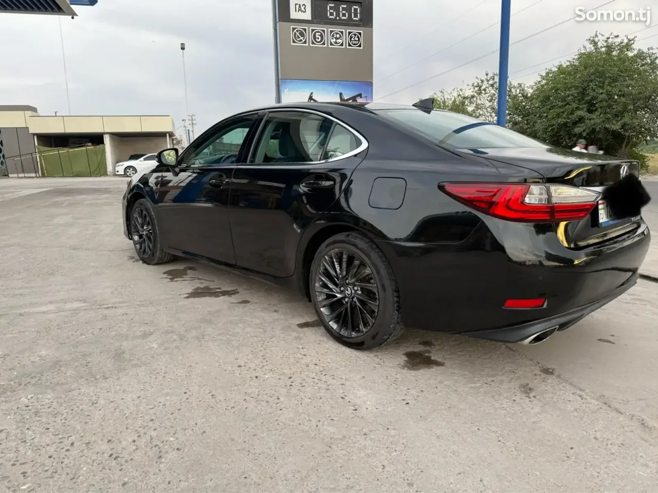 Lexus ES series 2017 · 3.5 AT