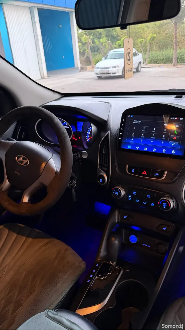 Hyundai Tucson 2010 · 2.0 AT
