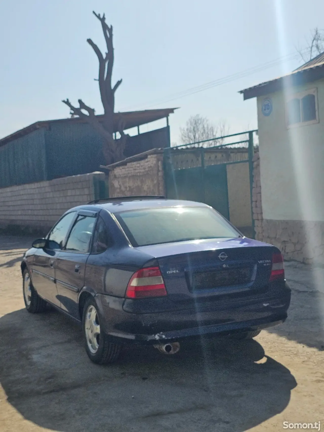 Opel Vectra B 1995 · 1.6 MT