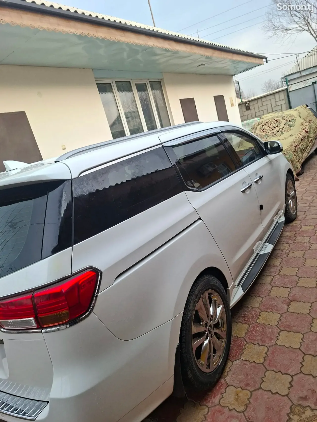 Kia Carnival 2014 · 2.2 AT