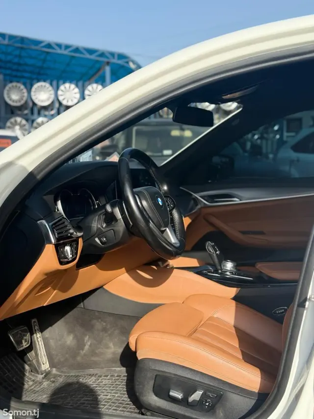 BMW 5 series 2018 · 2.0 AT
