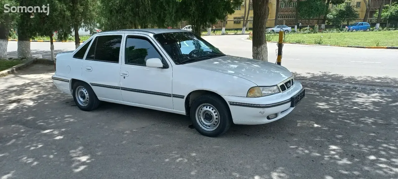 Daewoo Nexia 1994 · 1.6 MT
