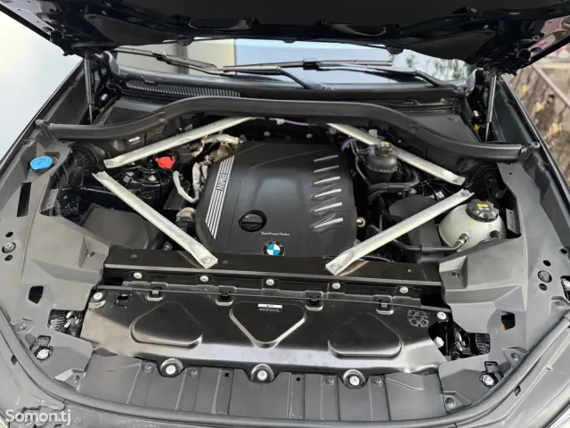 BMW X5 2021 · 4.0 AT