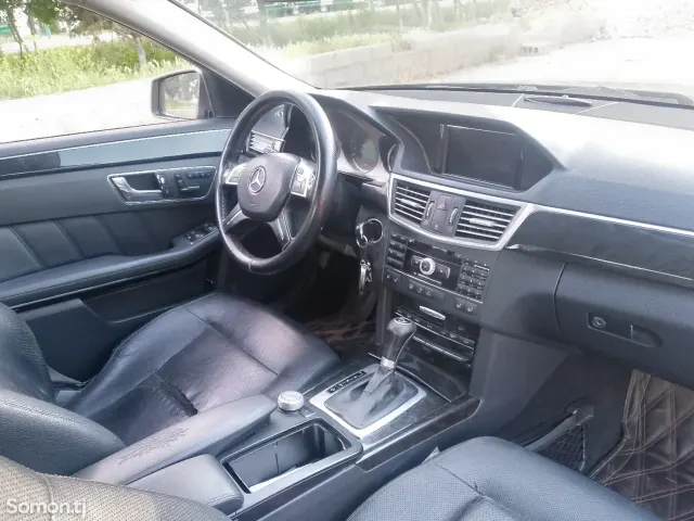 Mercedes-Benz E class 2012 · 2.0 AT