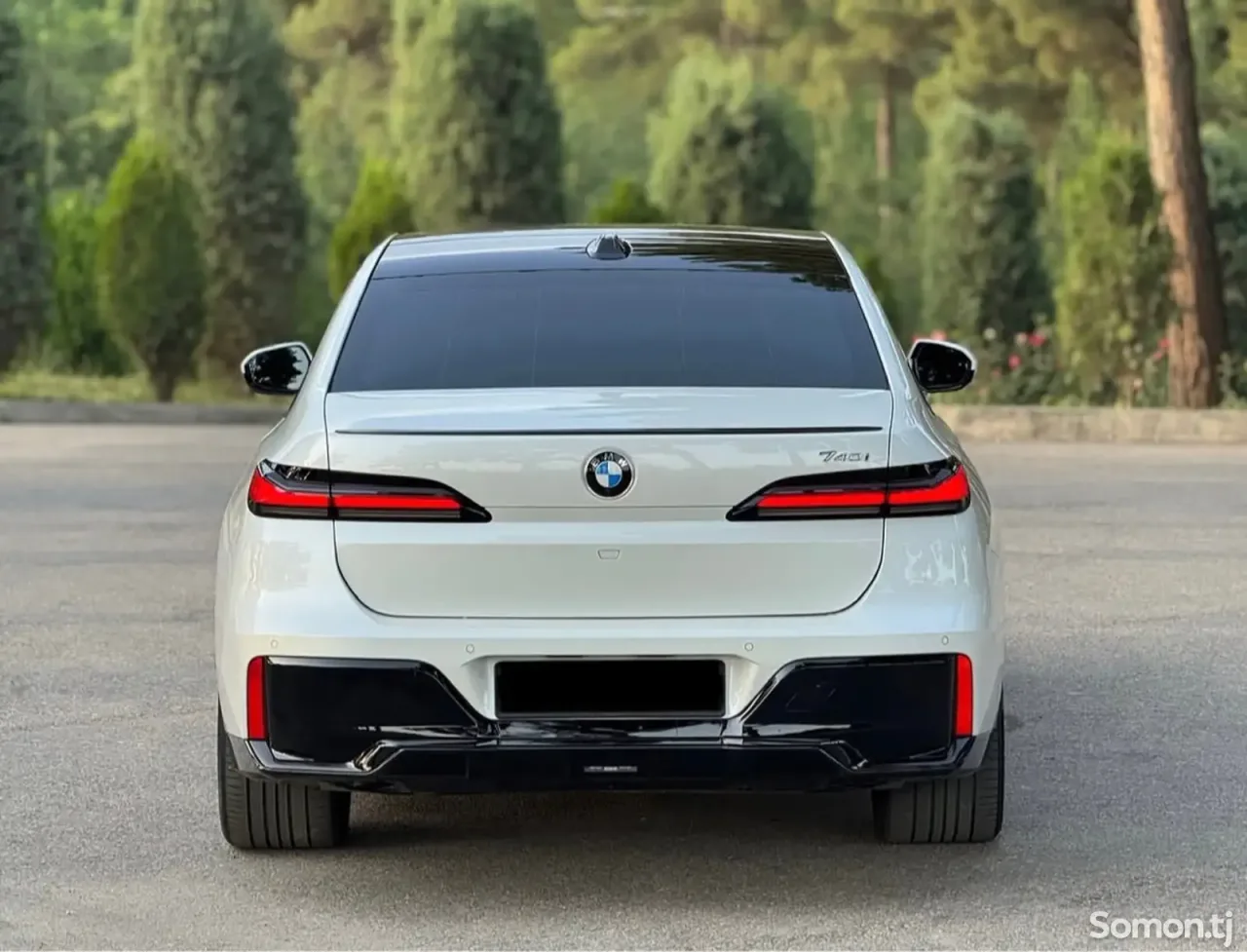 BMW 7 series 2023 · 4.0 AT