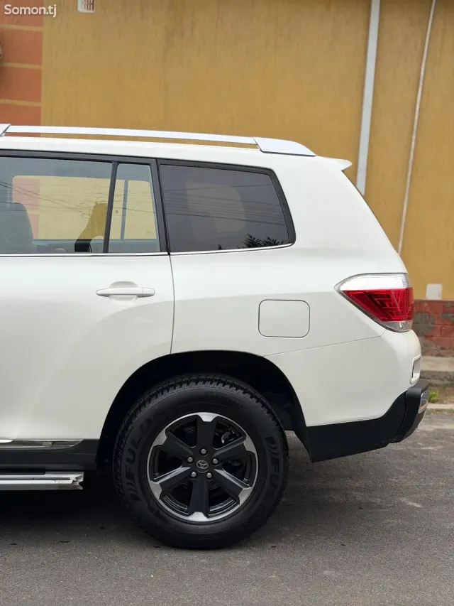 Toyota Highlander 2014 · 3.0 AT