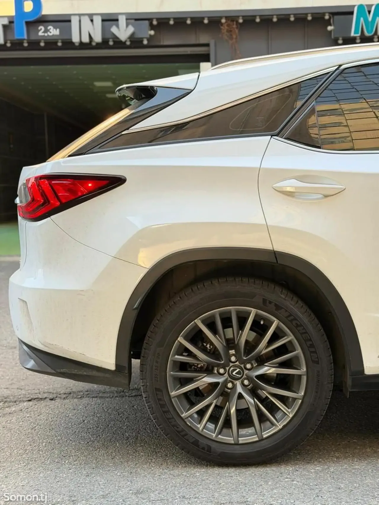 Lexus RX series 2017 · 4.5 AT