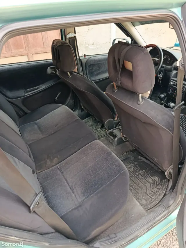 Opel Astra F 1996 · 1.6 MT