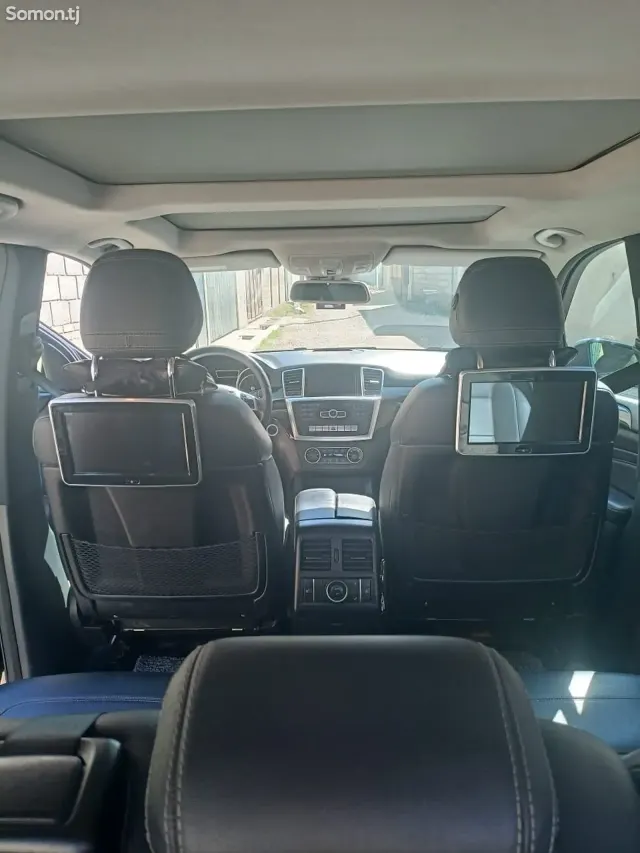 Mercedes-Benz ML class 2015 · 2.5 AT