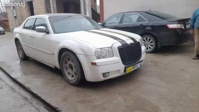Chrysler 300C 2005 · AT