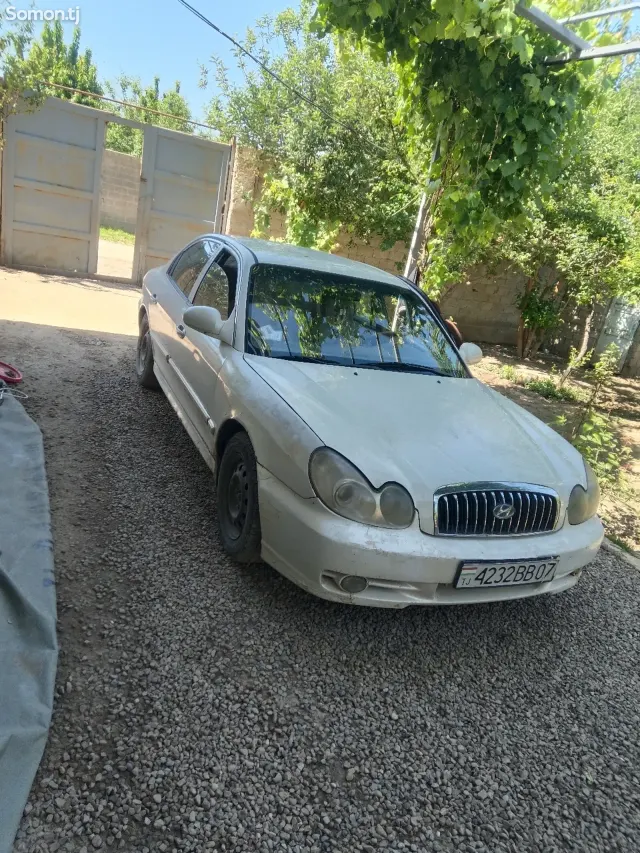 Hyundai Santa Fe 2004 · 1.6 MT