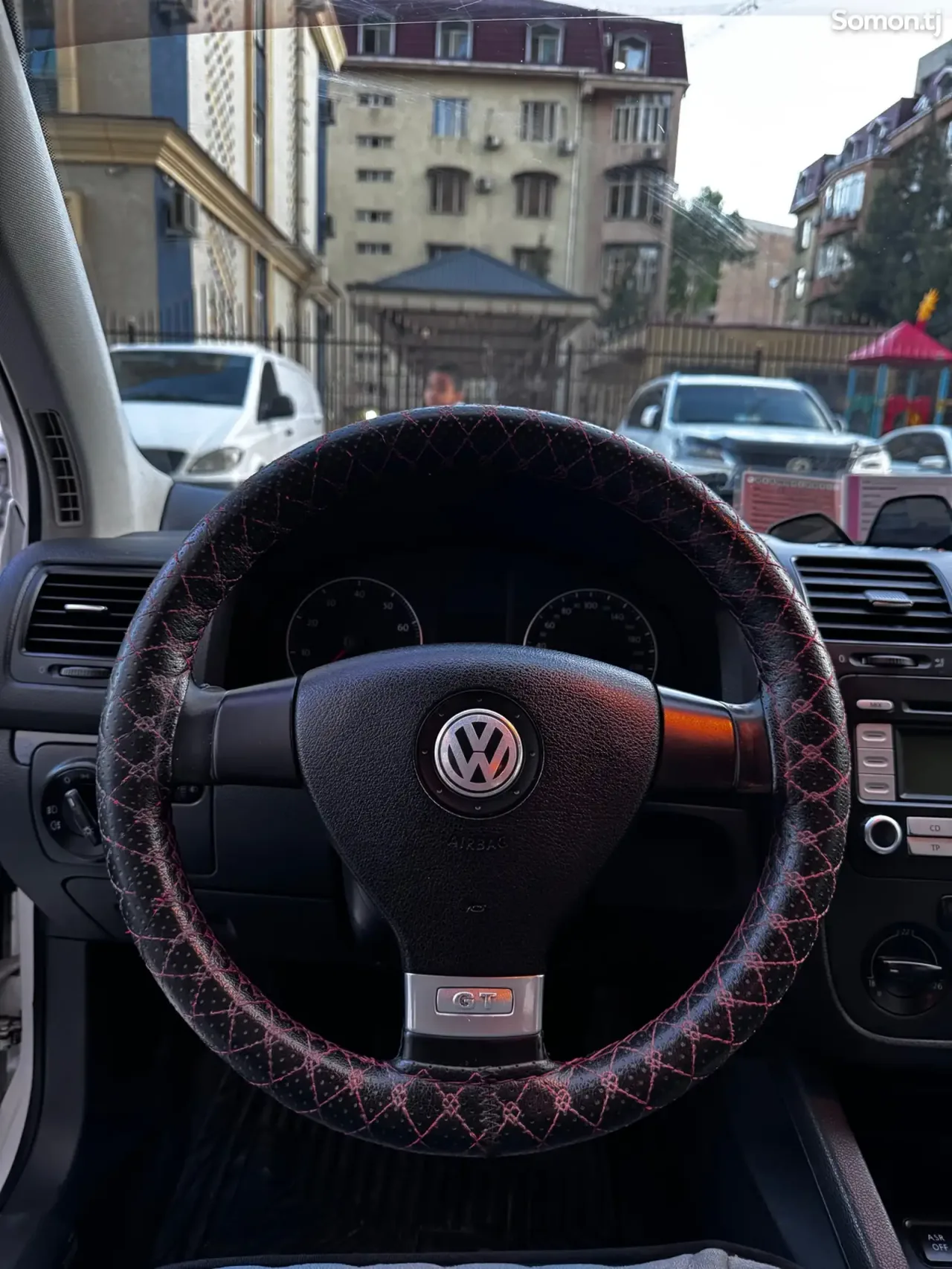 Volkswagen Golf 2009 · 1.6 AT