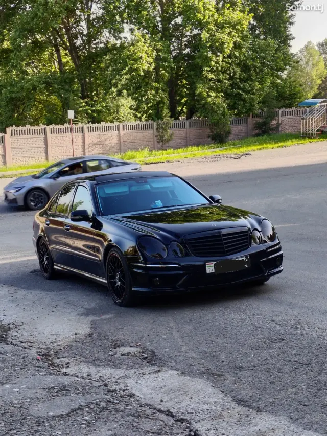 Mercedes-Benz E class 2009 · 5.5 AT