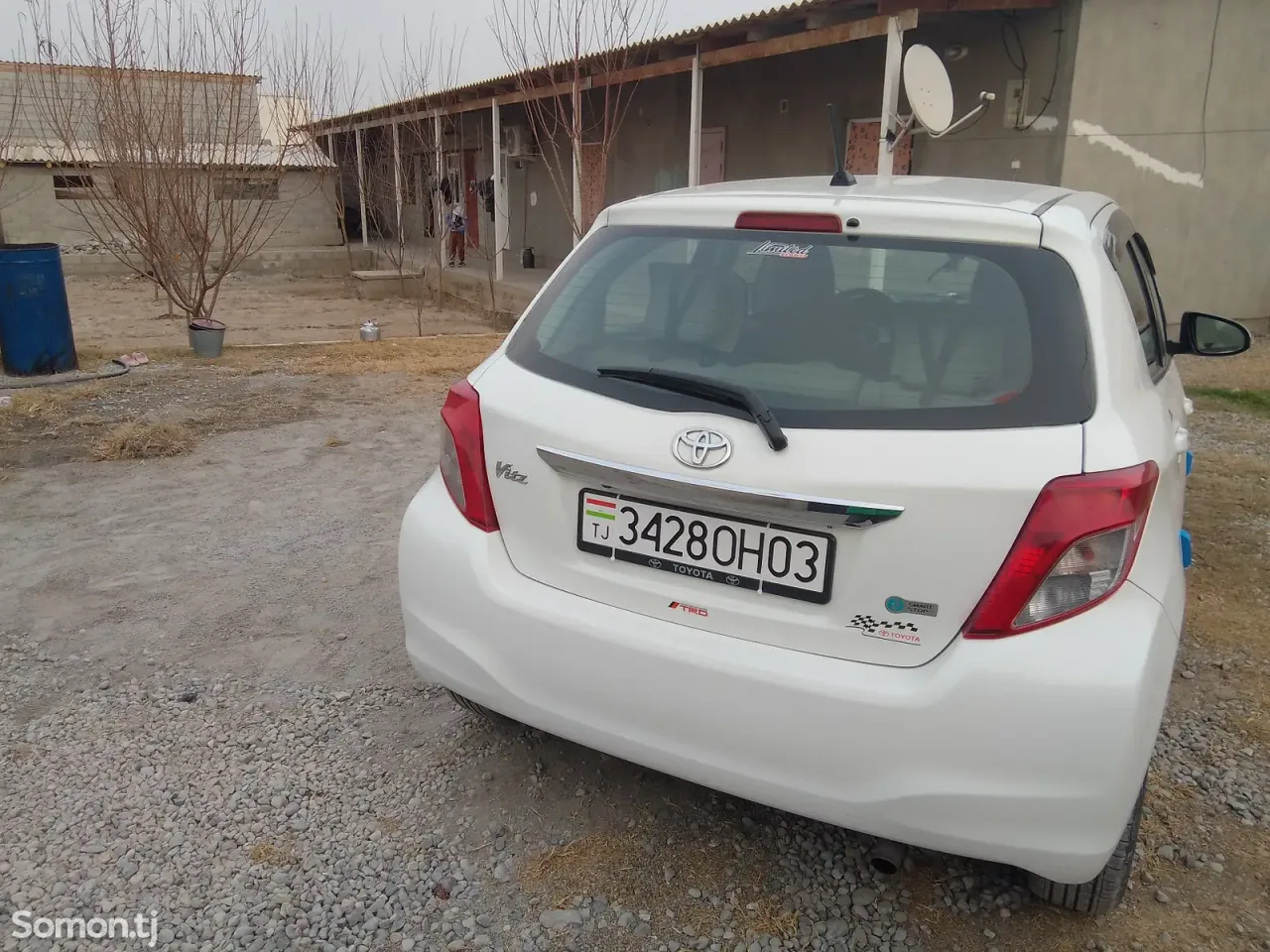 Toyota Vitz 2011 · 1.3 AT