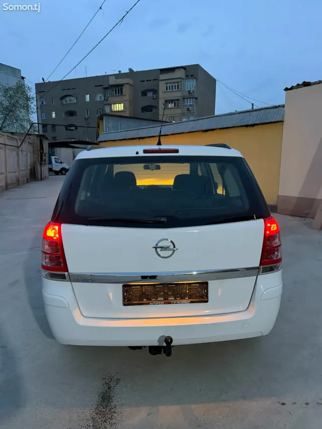 Opel Zafira 2014 · 1.8 MT