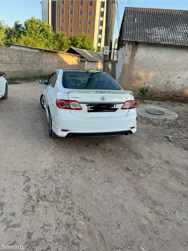 Toyota Corolla 2013 · 1.8 AT