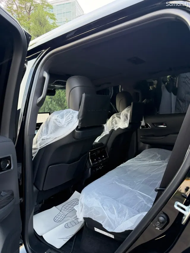 Toyota Land Cruiser 2025 · 3.5 AT