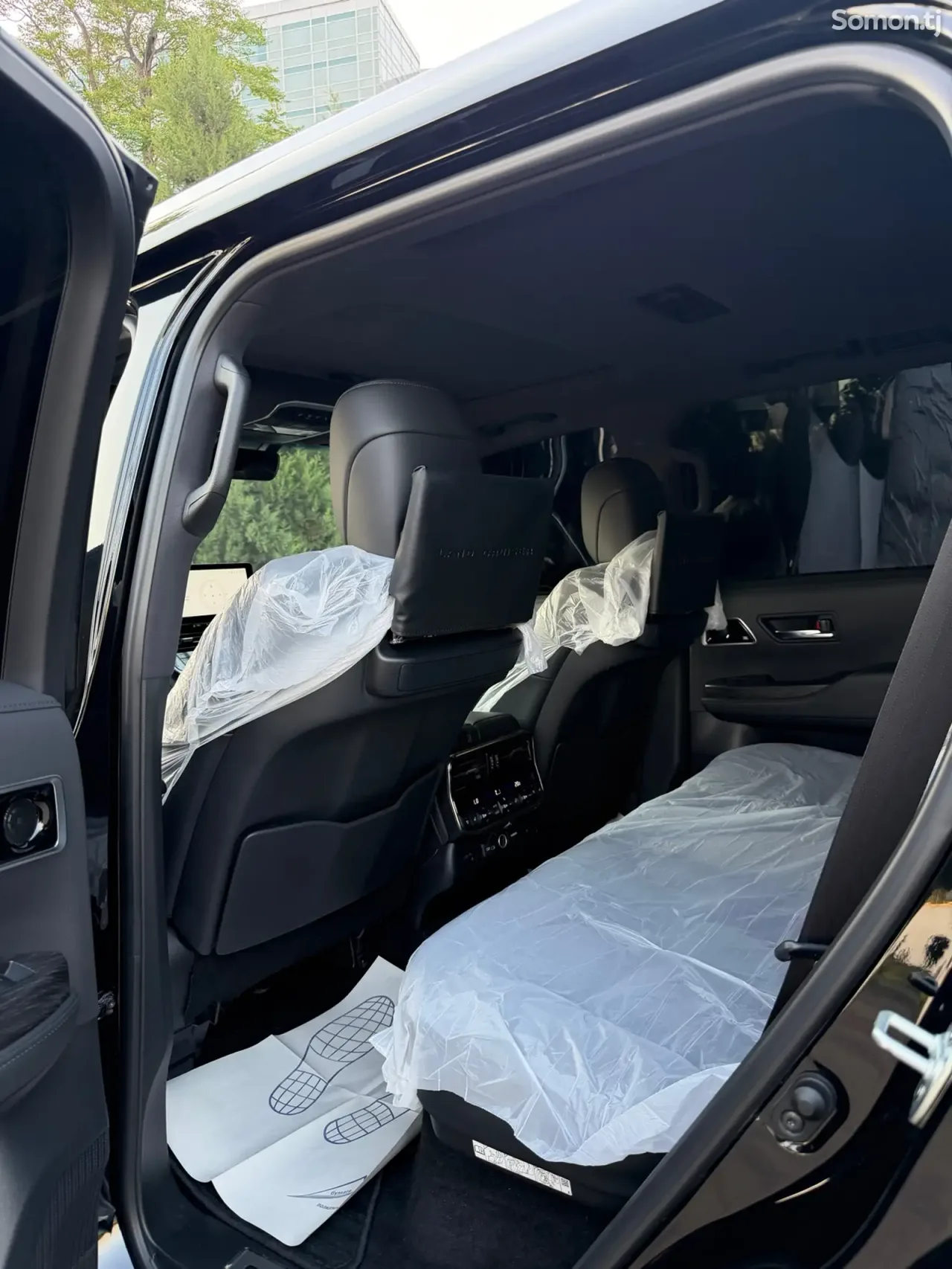 Toyota Land Cruiser 2025 · 3.5 AT