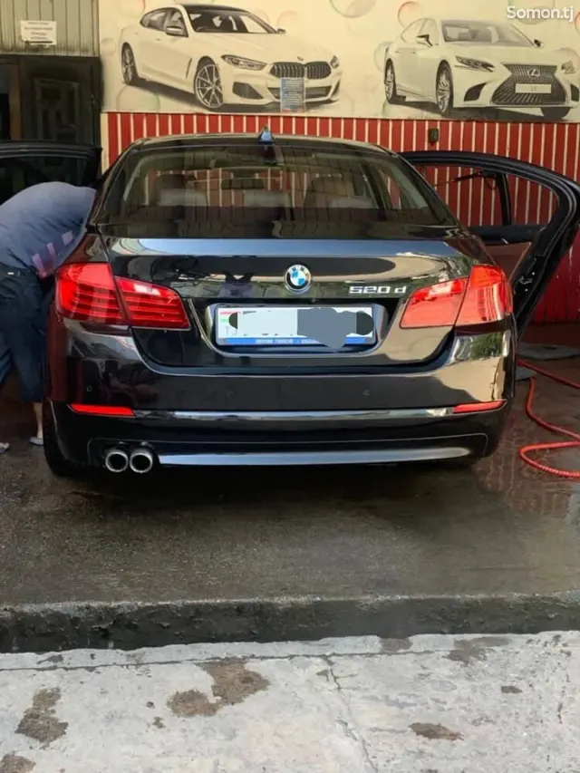 BMW 5 series 2015 · 2.0 AT