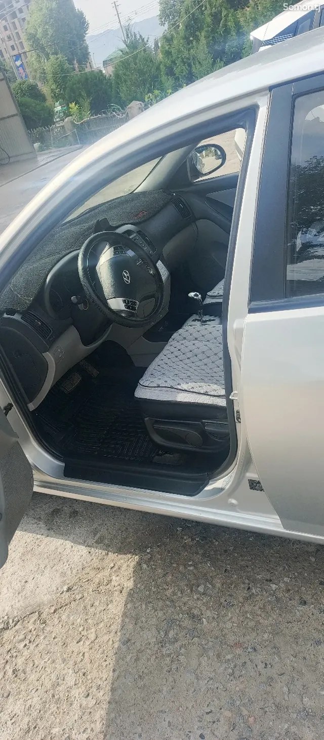 Hyundai Avante 2010 · 1.6 AT