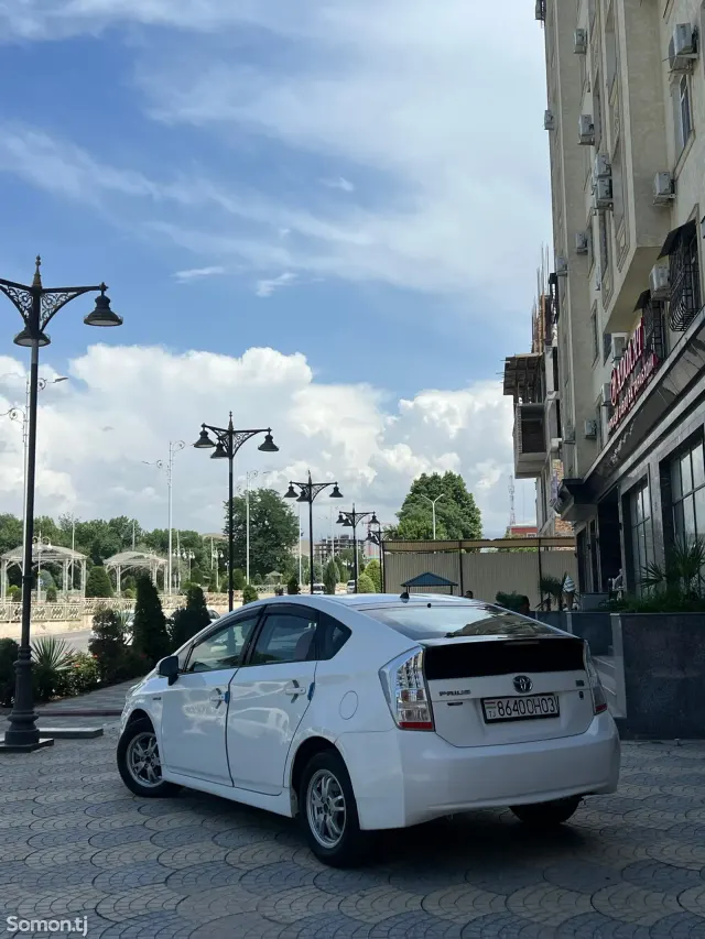 Toyota Prius 2012 · 1.8 AMT