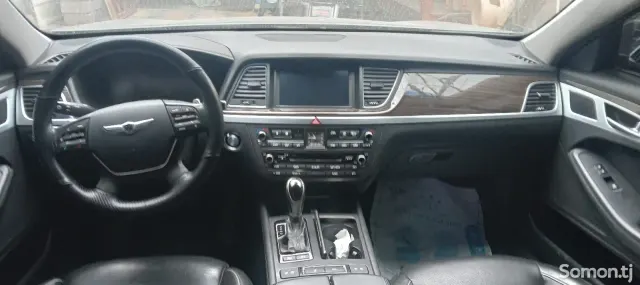 Hyundai Genesis 2015 · 3.8 AT