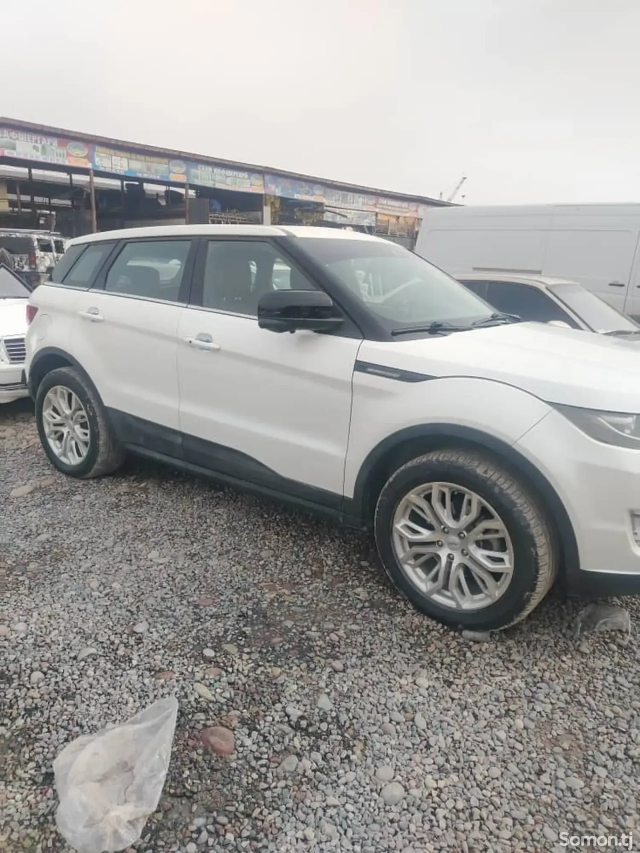 Land Rover Range Rover 2015 · 1.8 AT