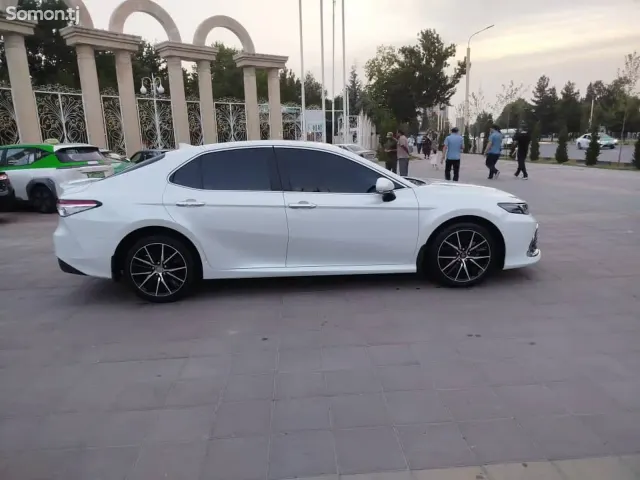 Toyota Camry 2022 · 2.5 AT