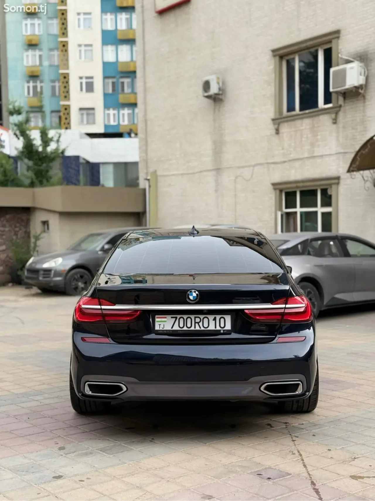 BMW 7 series 2018 · 3.0 AT