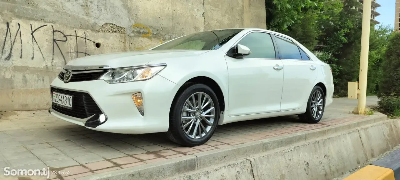 Toyota Camry 2016 · 2.5 AT