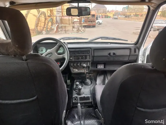 Lada (ВАЗ) Нива 2005 · 1.7 MT