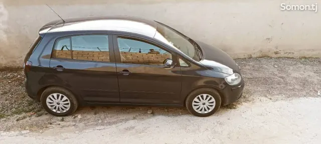 Volkswagen Golf 2006 · 1.4 MT