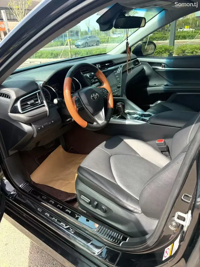 Toyota Camry 2018 · 2.5 AT