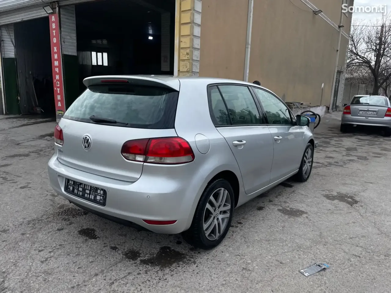 Volkswagen Golf 2011 · 1.6 AT