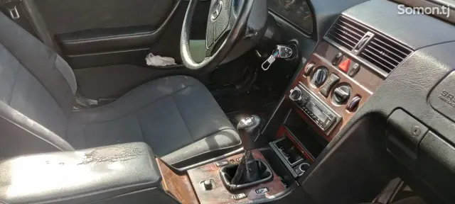 Mercedes-Benz C class 1995 · 2.0 MT