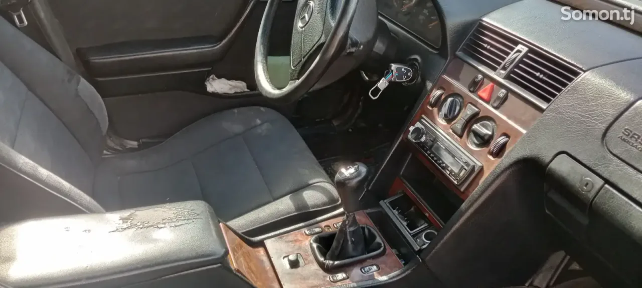 Mercedes-Benz C class 1995 · 2.0 MT