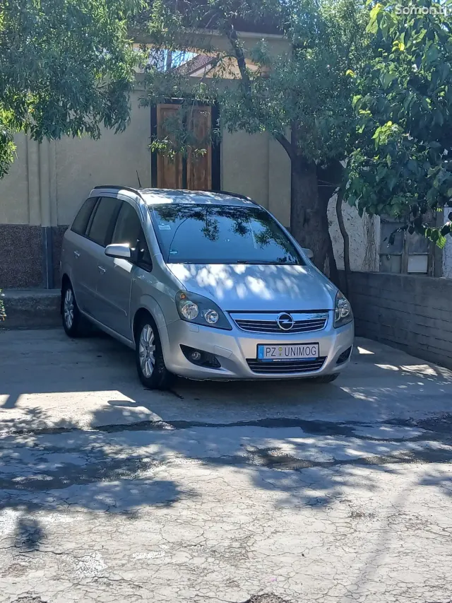 Opel Zafira 2008 · 1.8 MT
