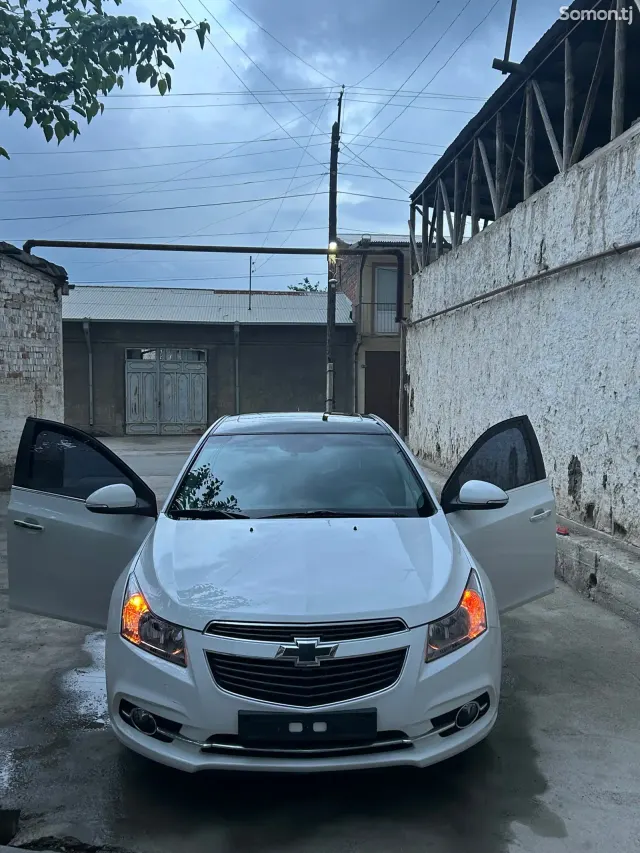Chevrolet Cruze 2015 · 1.8 AT