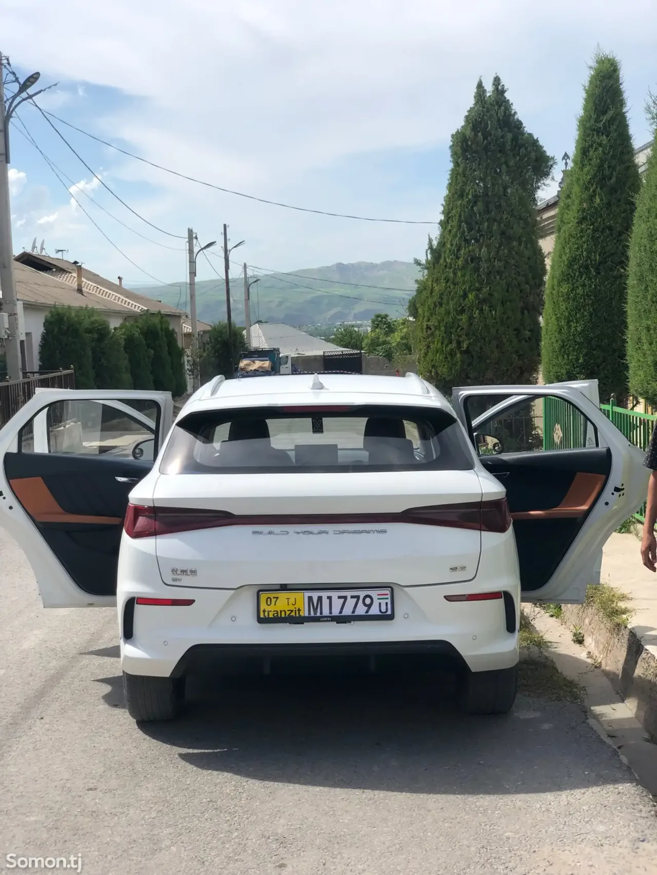 BYD E2 2022 · AT