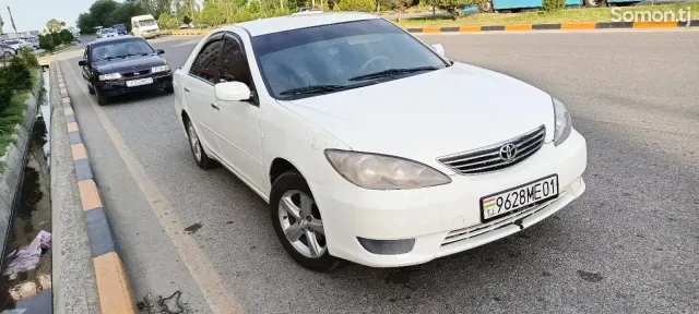Toyota Camry 2005 · AT