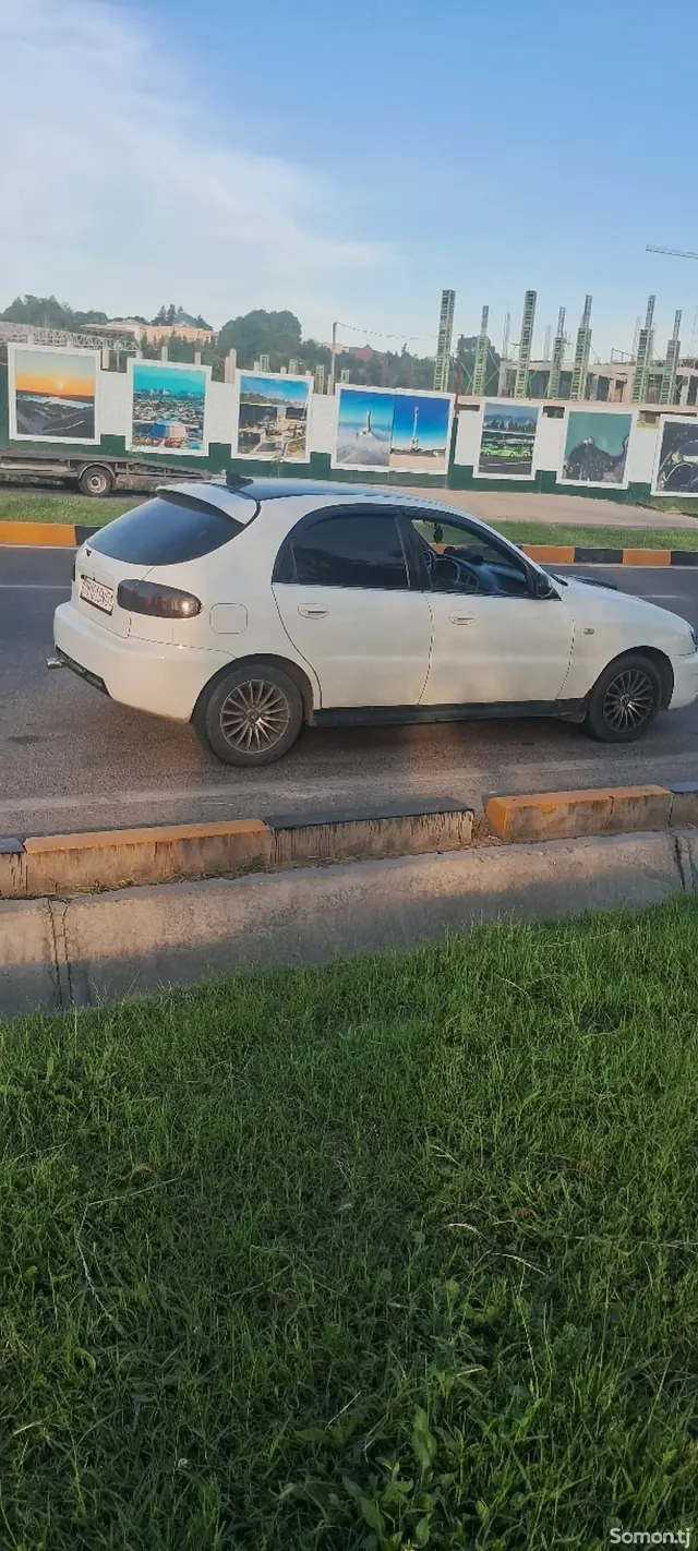 Chevrolet Lanos 2000 · 1.5 MT
